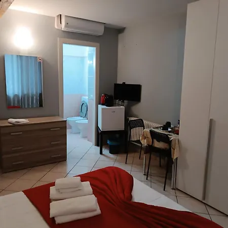 Anche A Su Richiesta Apartment Parma