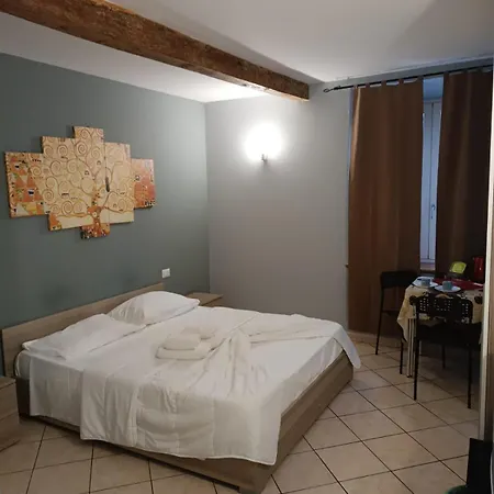 Apartment Anche A Su Richiesta